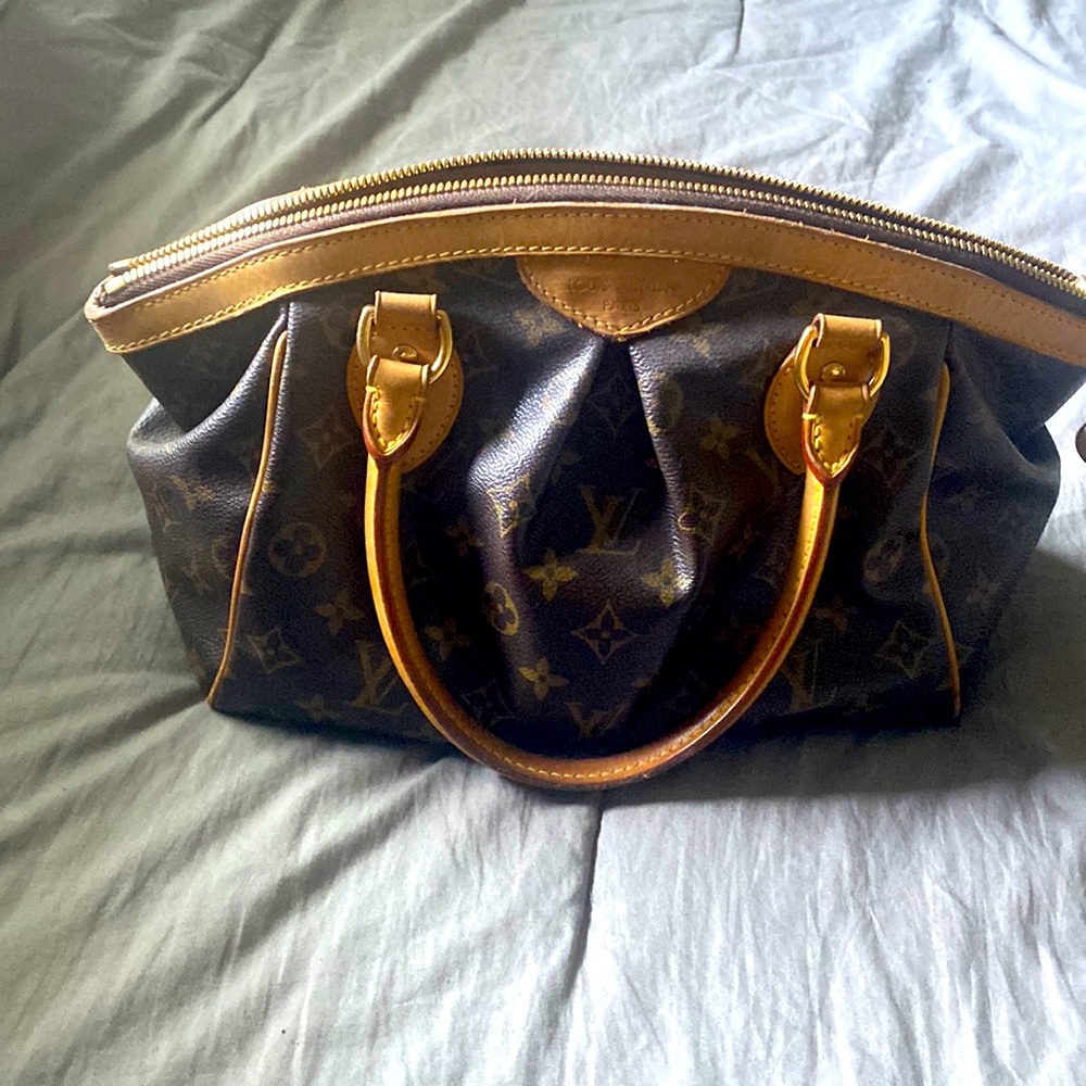 Louis Vuitton Tivoli 💯 authentic